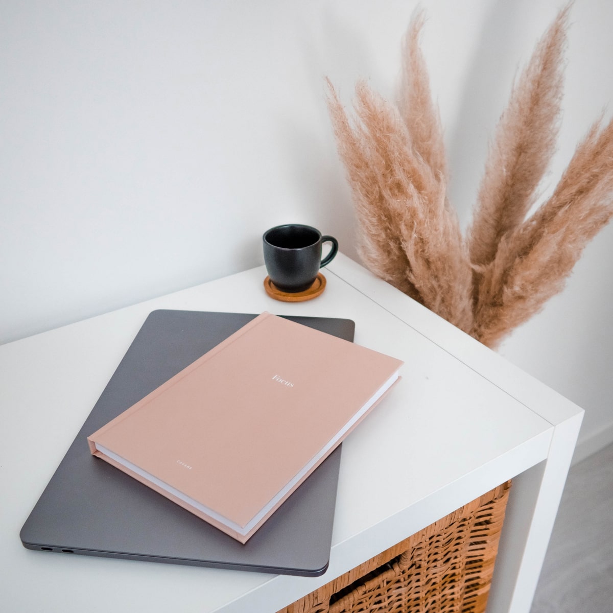 Pencils and notepad - Image 2